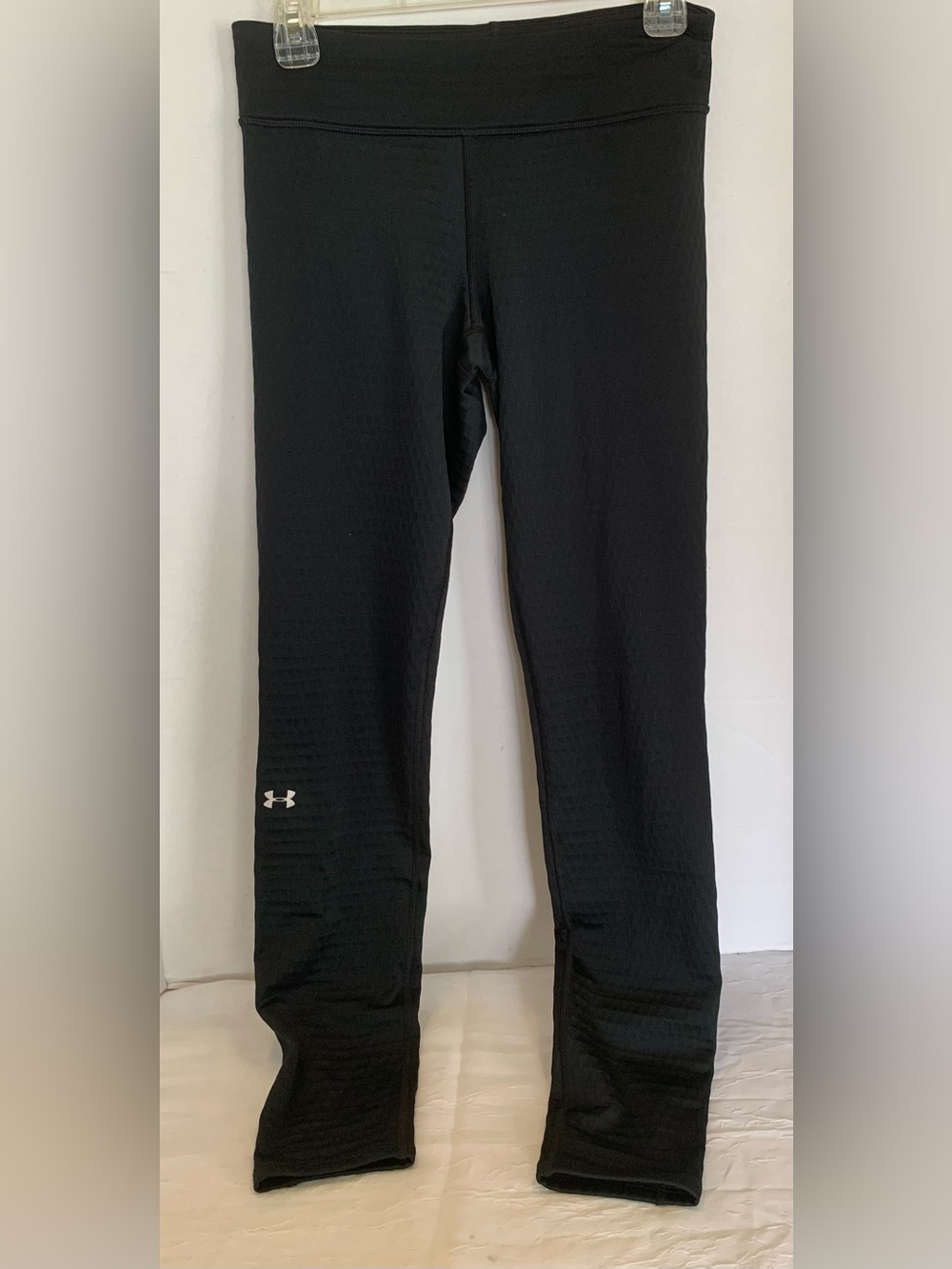 Under Armour Black textured Athletic Leggings with Logo. Small